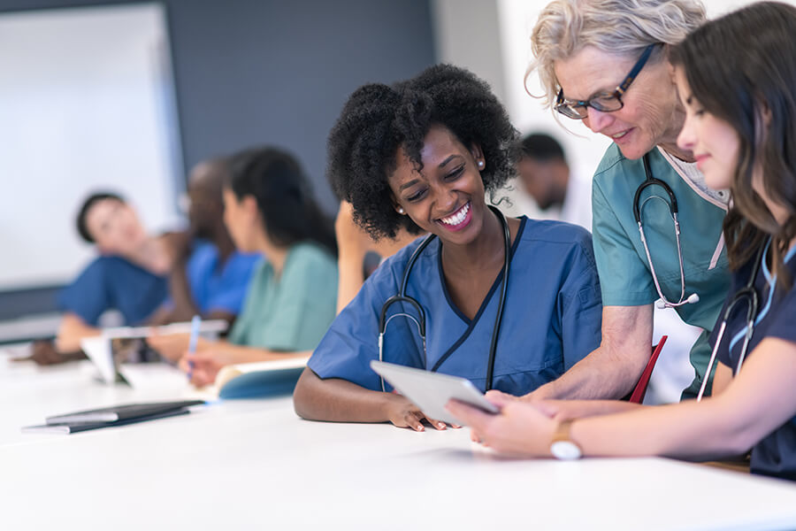 RN vs. BSN What's the Difference? (Career Outlook, Salary & More)