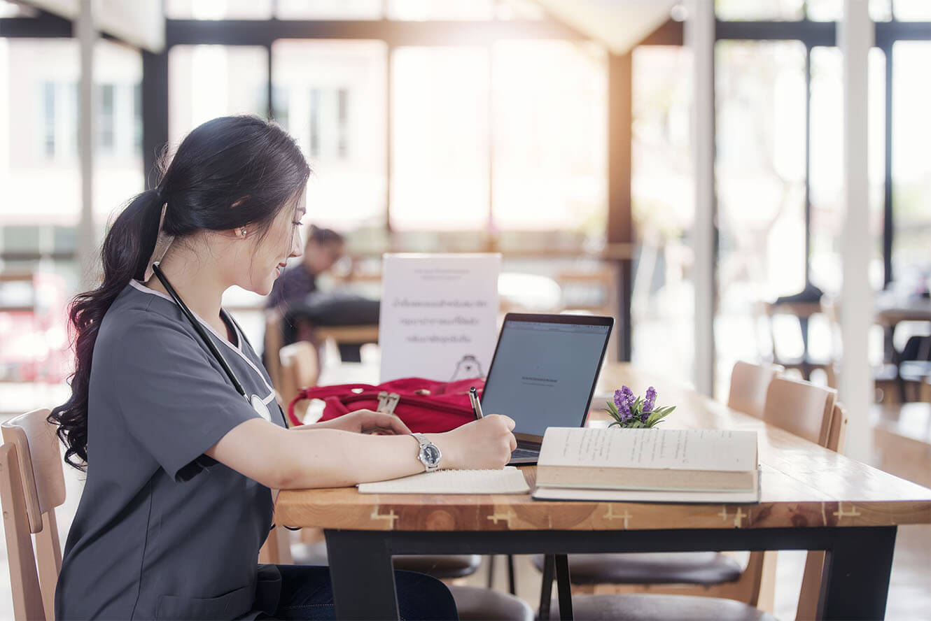 RN vs. BSN: What's the Difference? (Career Outlook, Salary & More)